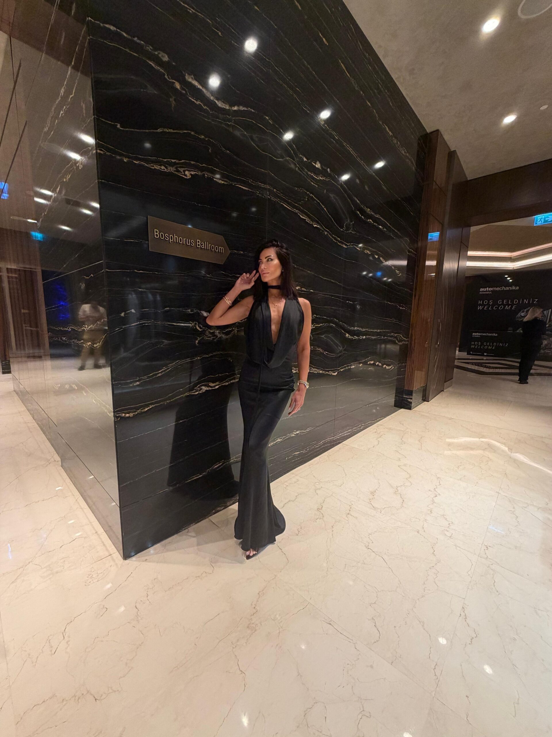 dcf4e150-500b-4ab1-882c-2a105fb31442 Maldives dress black - Image 1