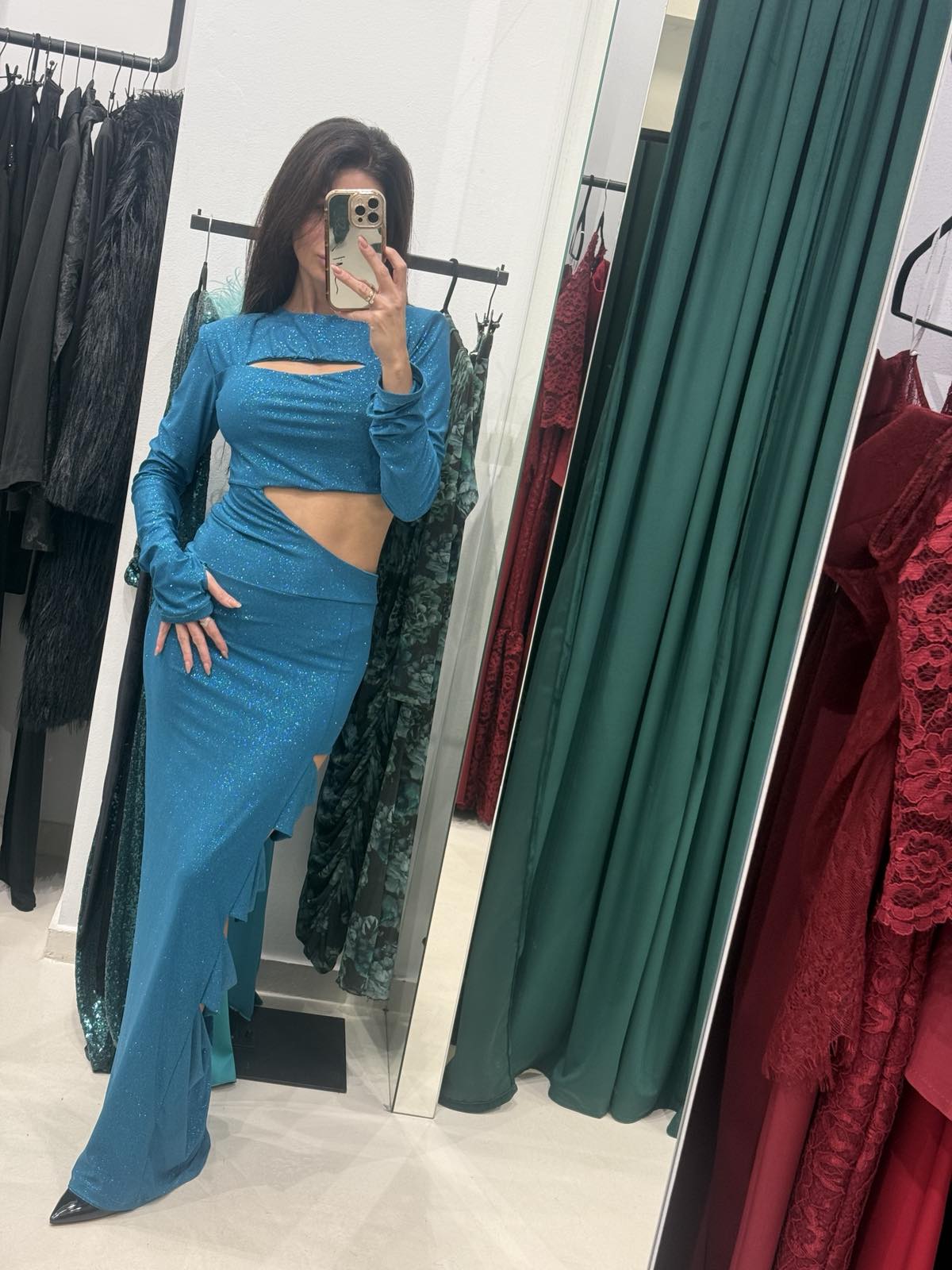 0-02-05-607c394a24127138532b50aadda6cd84dbd790be7c6c55ec360b59412e69918c_223201247d0 Cut out dress - Image 1